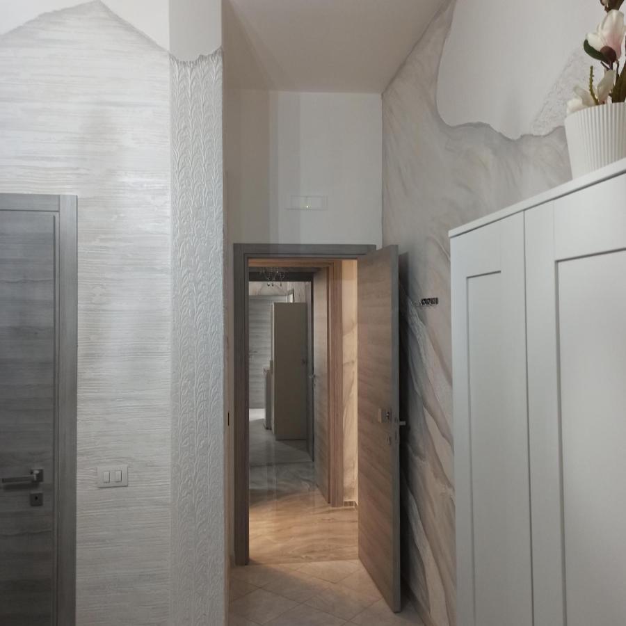 In The Center Rooms Napoli Bagian luar foto